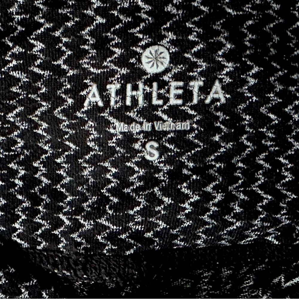 Athleta Yoga Pants / Work Out Pants Size Small Black W Gray Zigzag Hidden Pocket - Picture 4 of 11